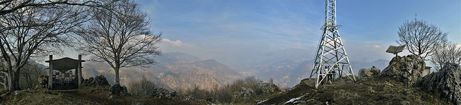 Panoramica dalla vetta del Monte Zucco (1232 m)